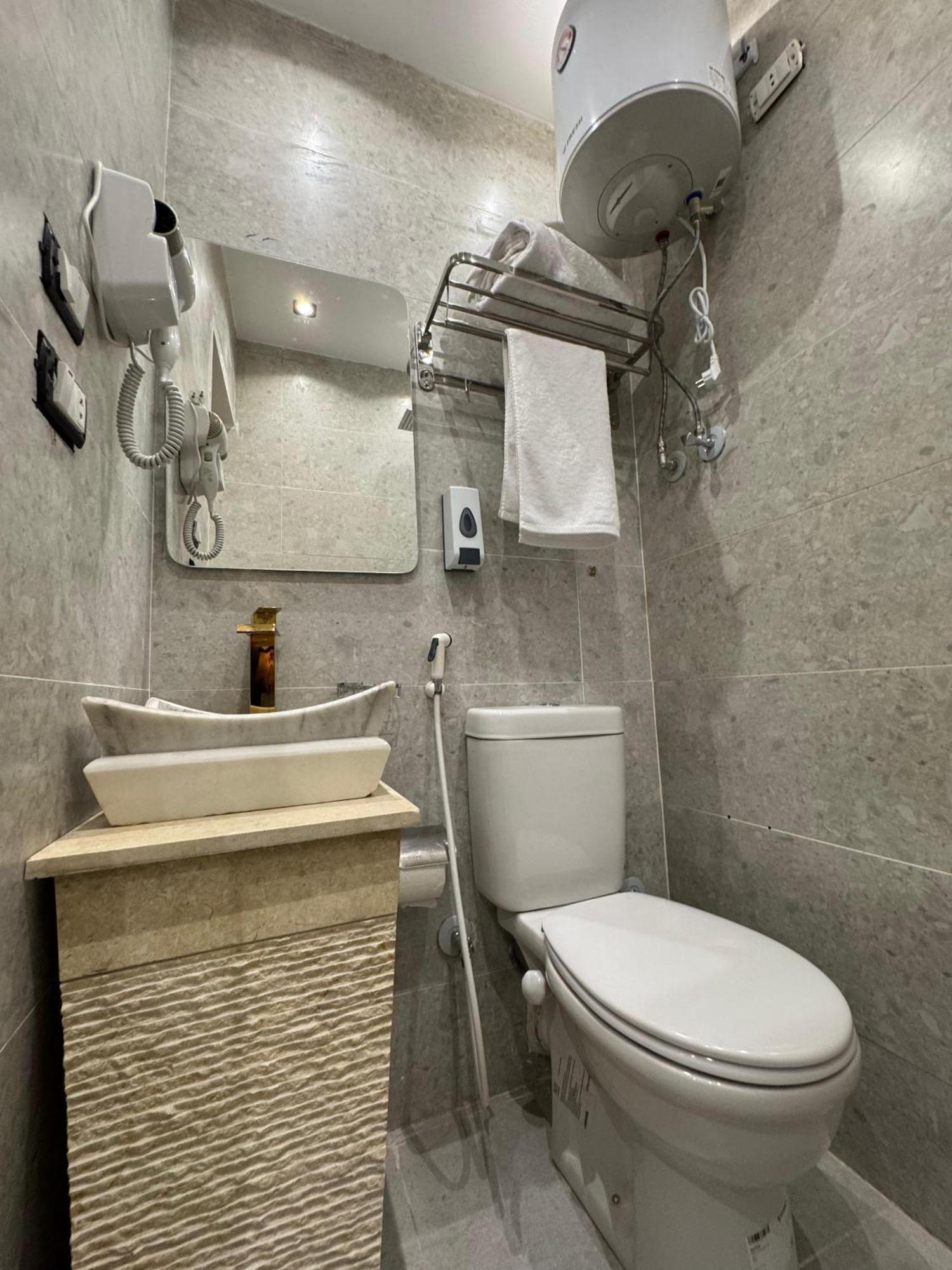 New White Pyramids Inn Ghatati Экстерьер фото