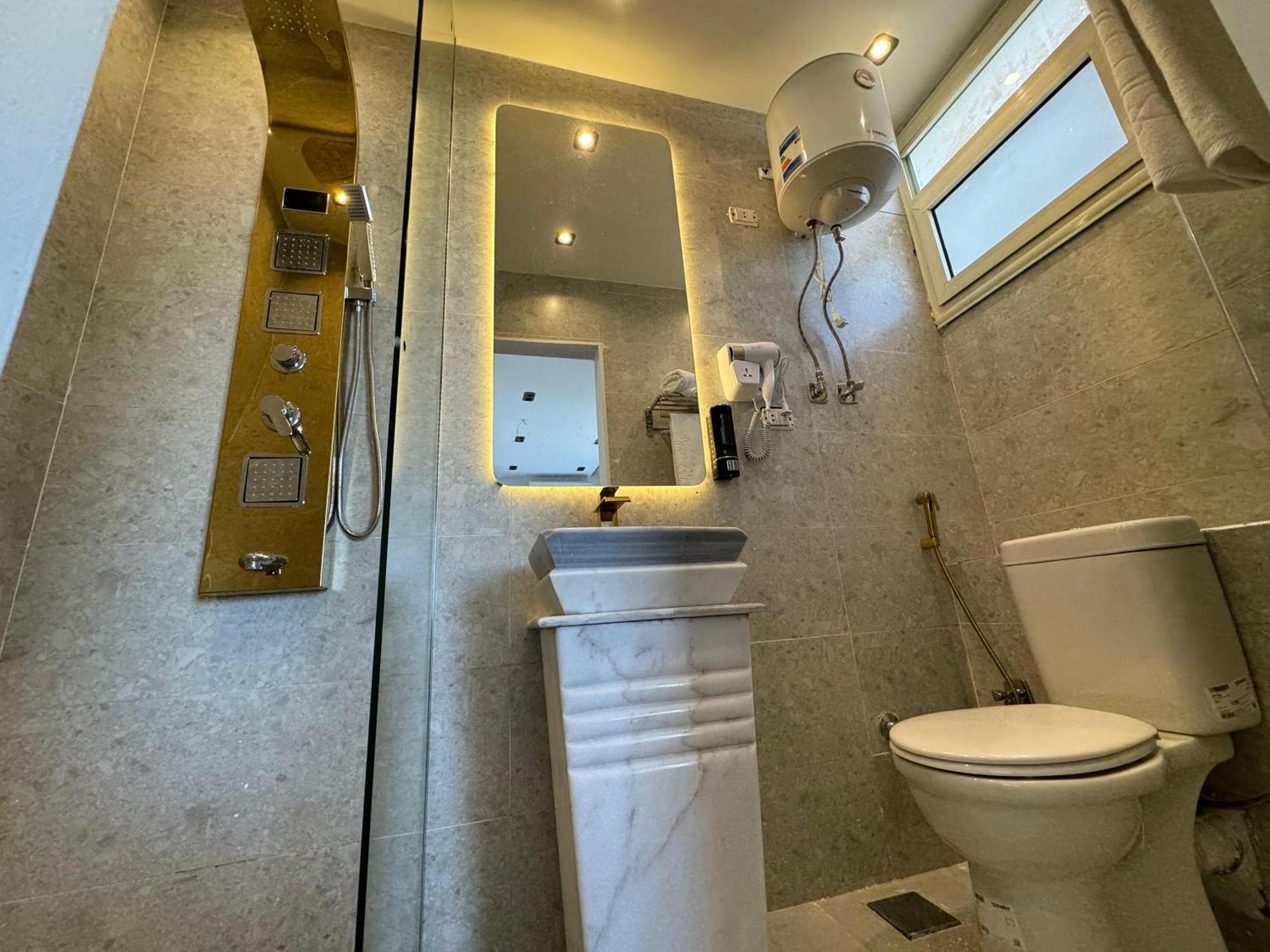 New White Pyramids Inn Ghatati Экстерьер фото