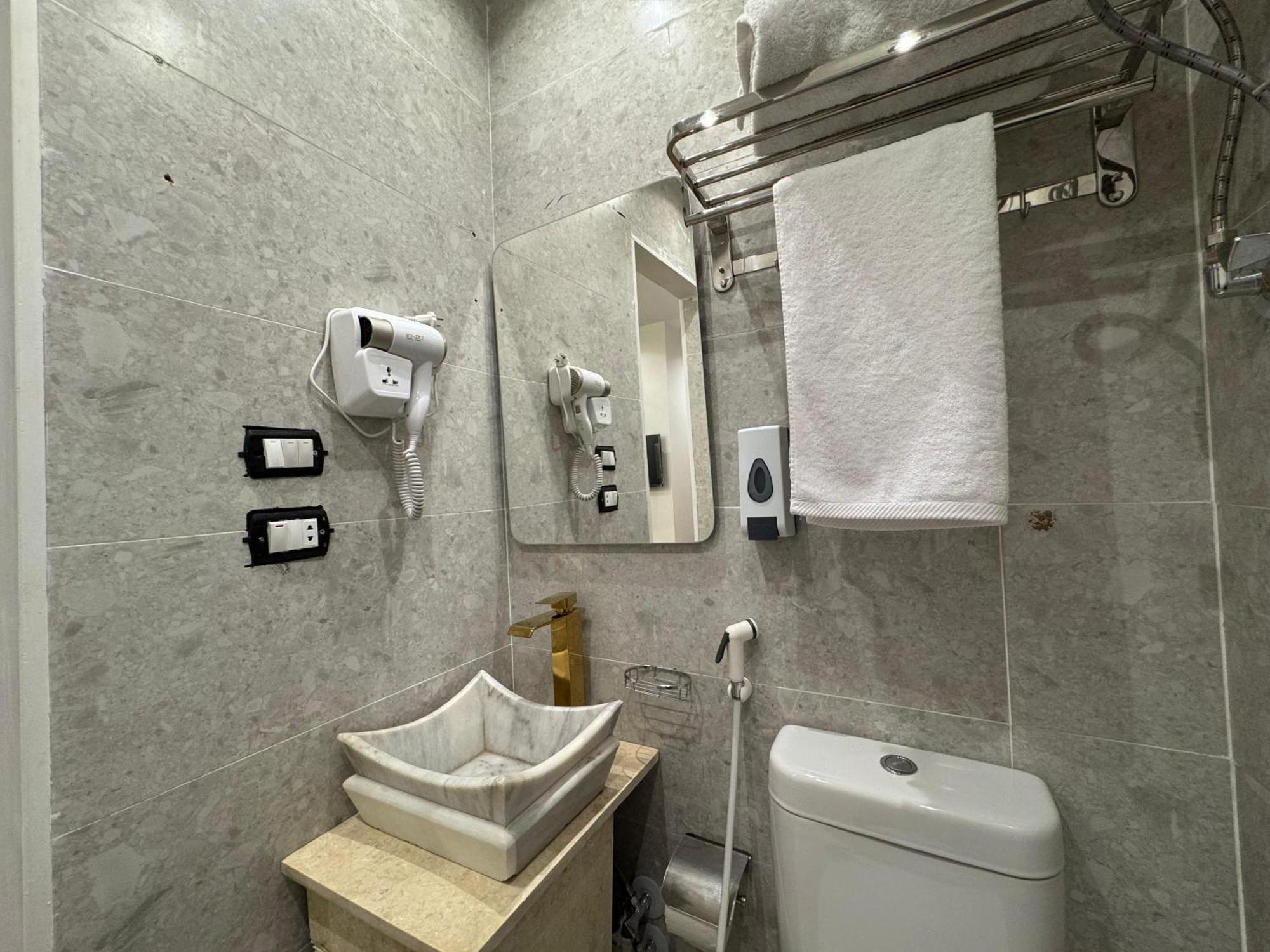 New White Pyramids Inn Ghatati Экстерьер фото
