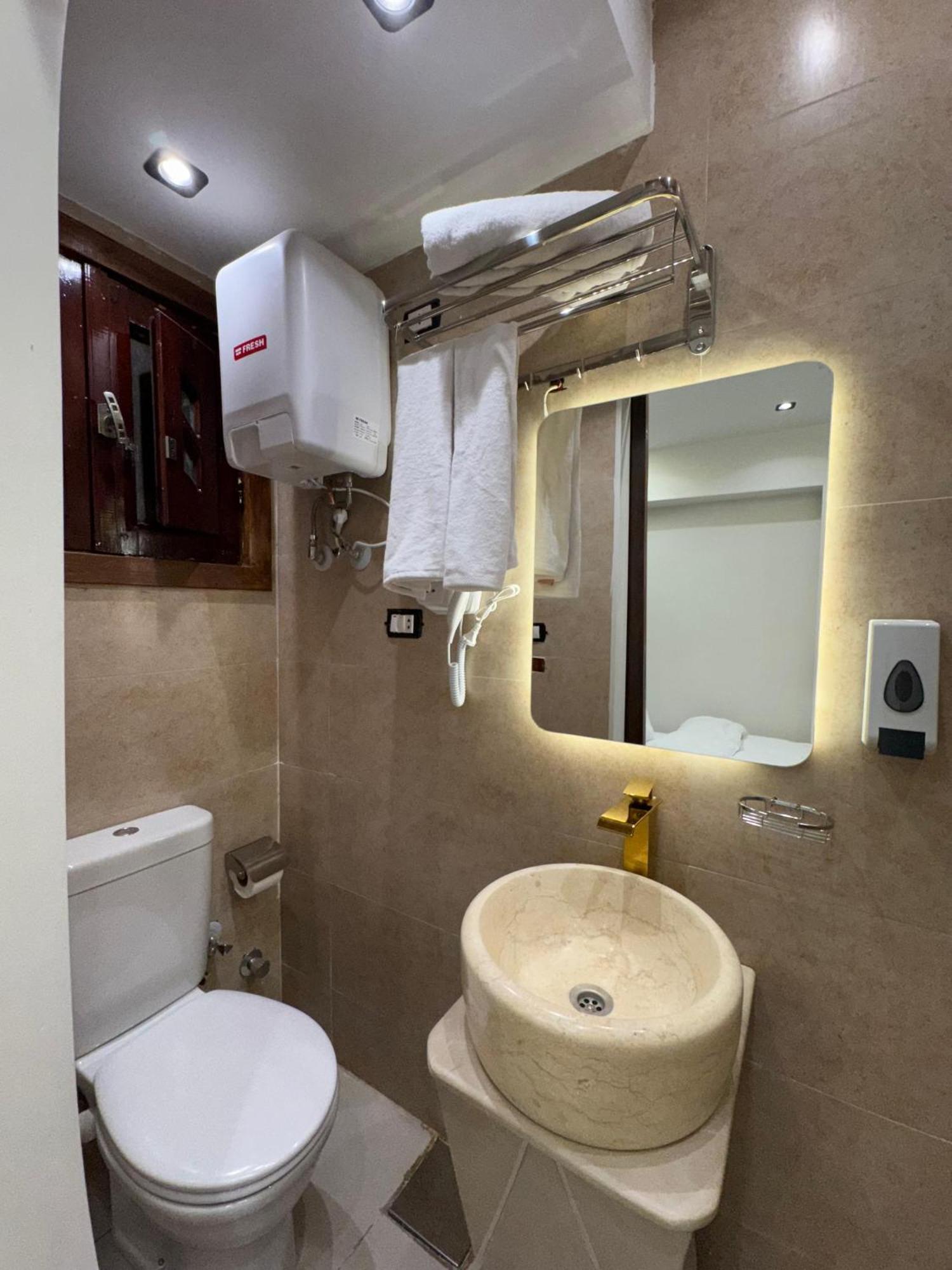 New White Pyramids Inn Ghatati Экстерьер фото