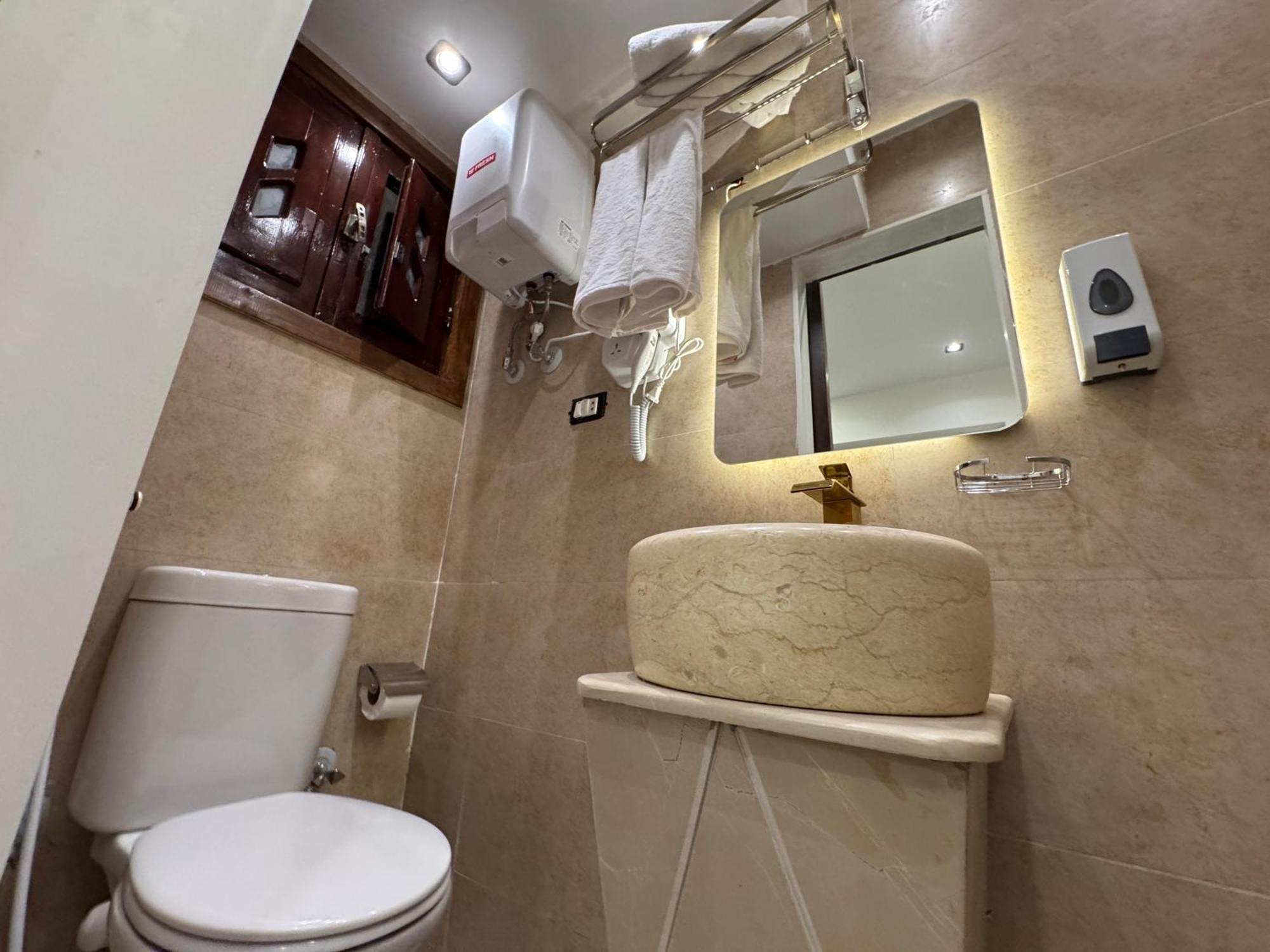 New White Pyramids Inn Ghatati Экстерьер фото